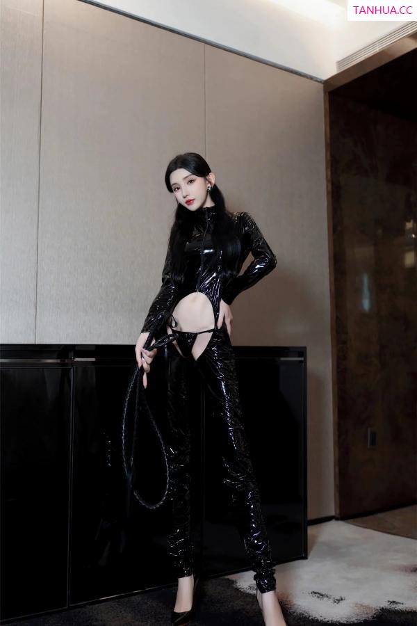 周于希dummy  [XiuRen]高清写真图 2023.12.22 No.7856 周于希Sally 圣诞惊喜第12张图片